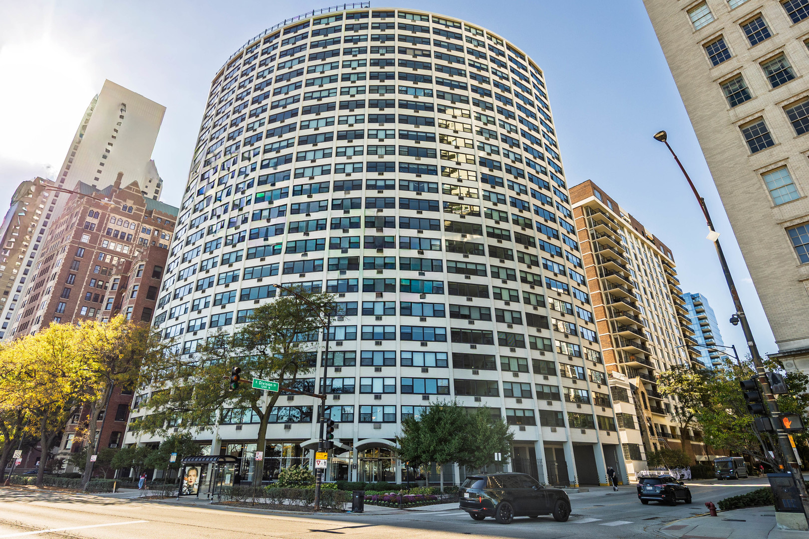 1150 N Lake Shore Drive Unit 18L — photo