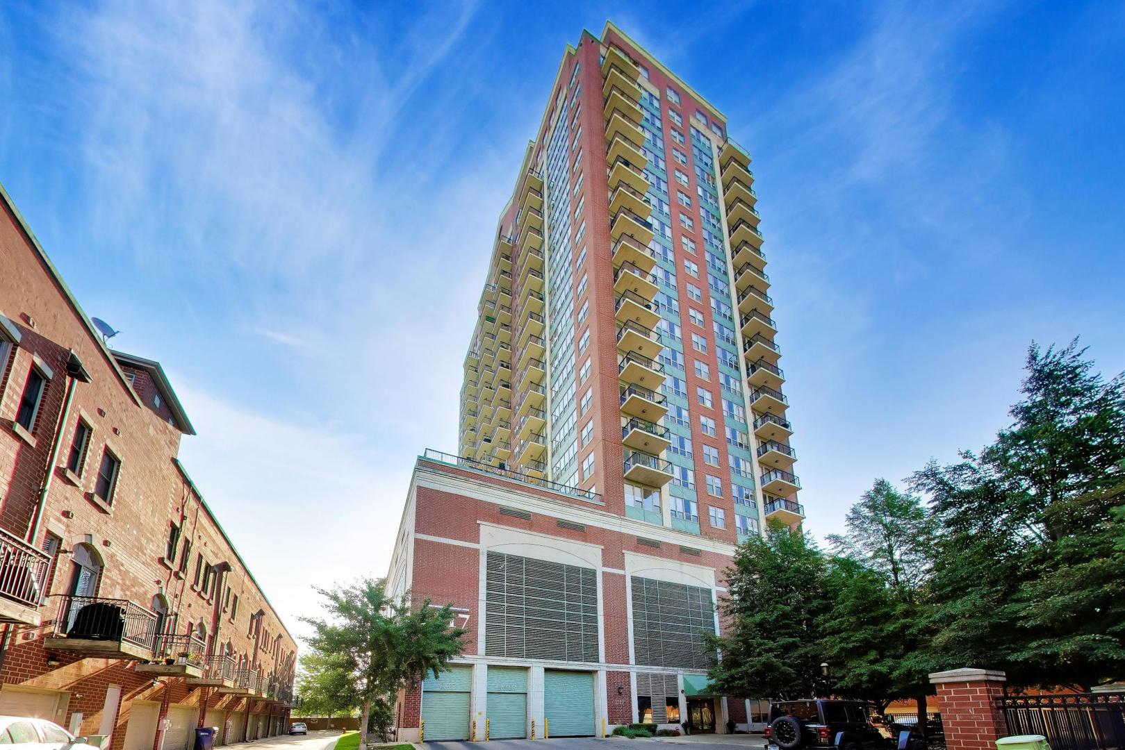 1717 S Prairie Avenue Unit 1907 — photo