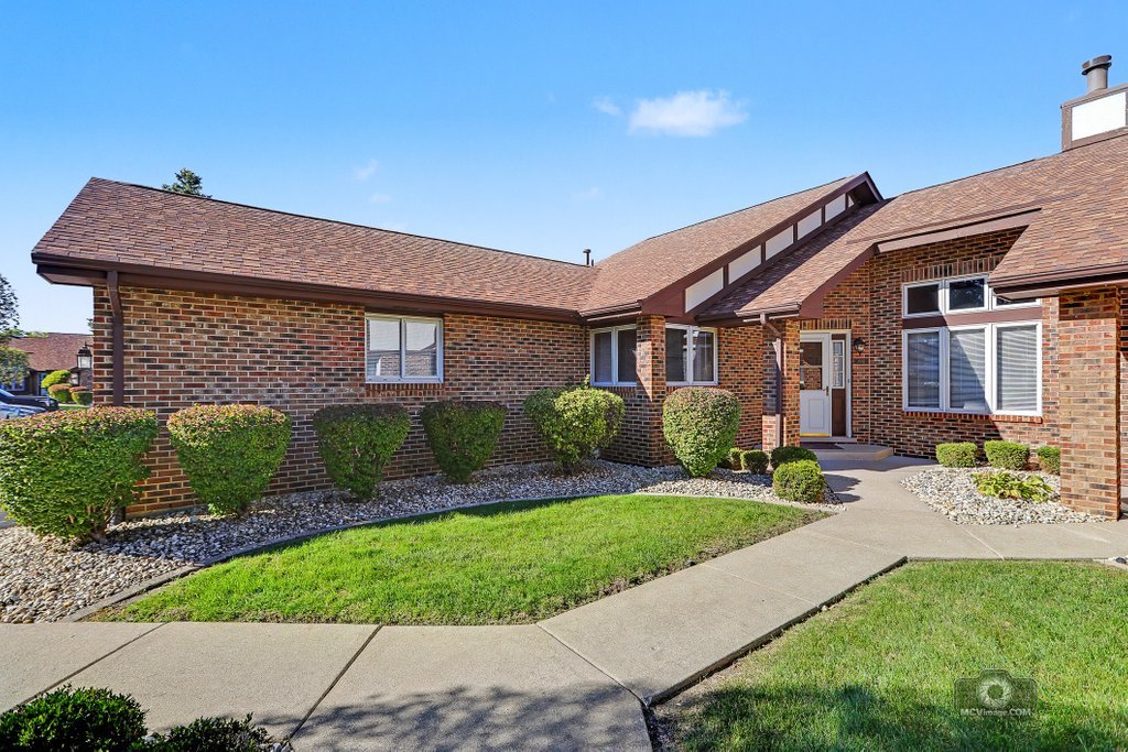 8911 Silverdale Drive Unit 8911 — photo