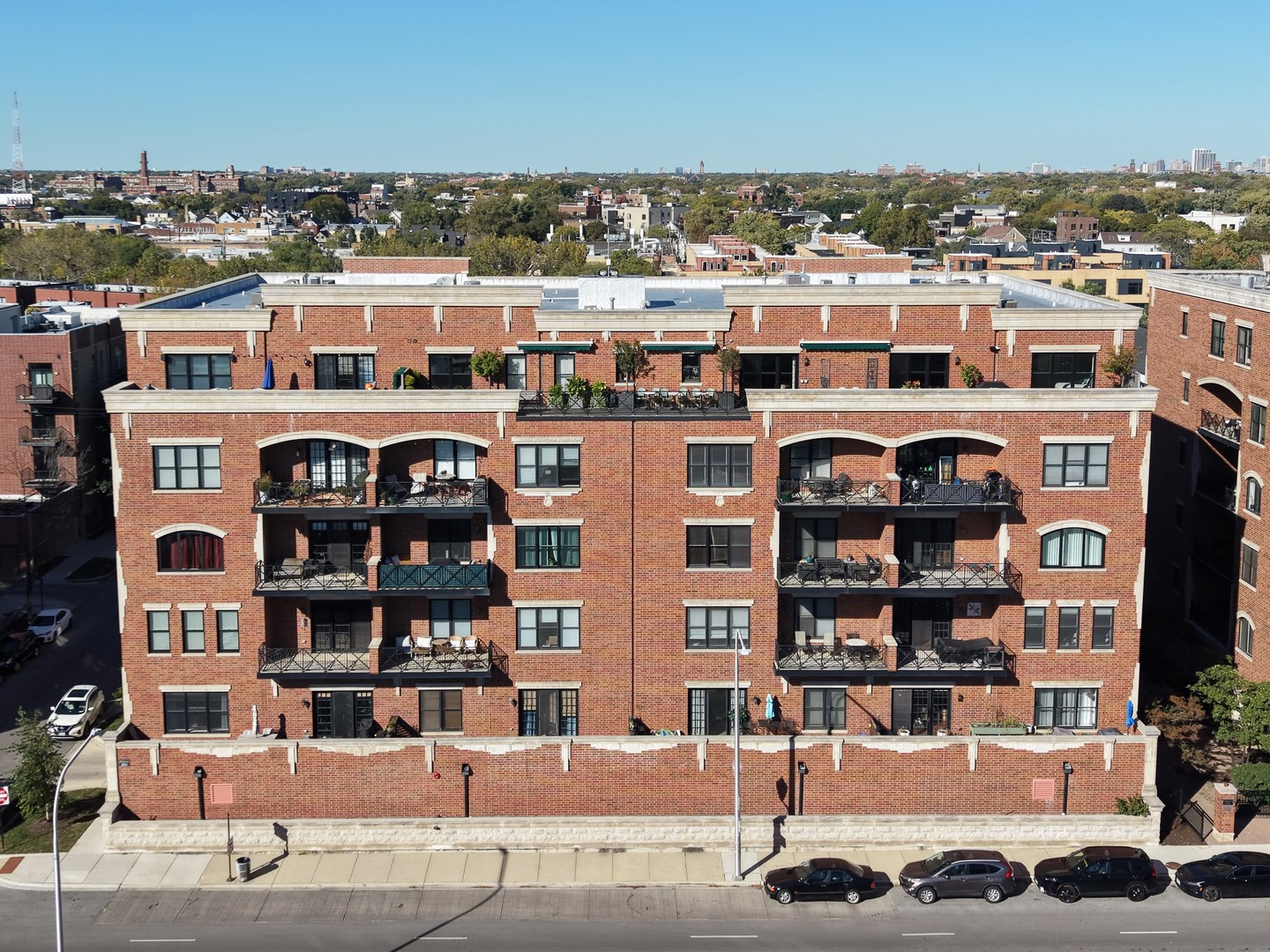 2801 N Oakley Avenue Unit 206 — photo