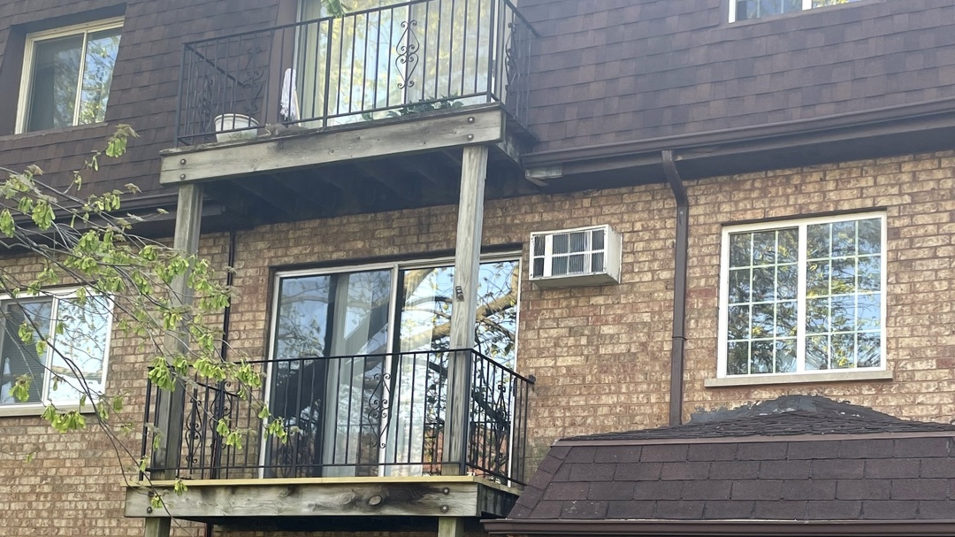 99 E Dundee Road Unit 2S — photo