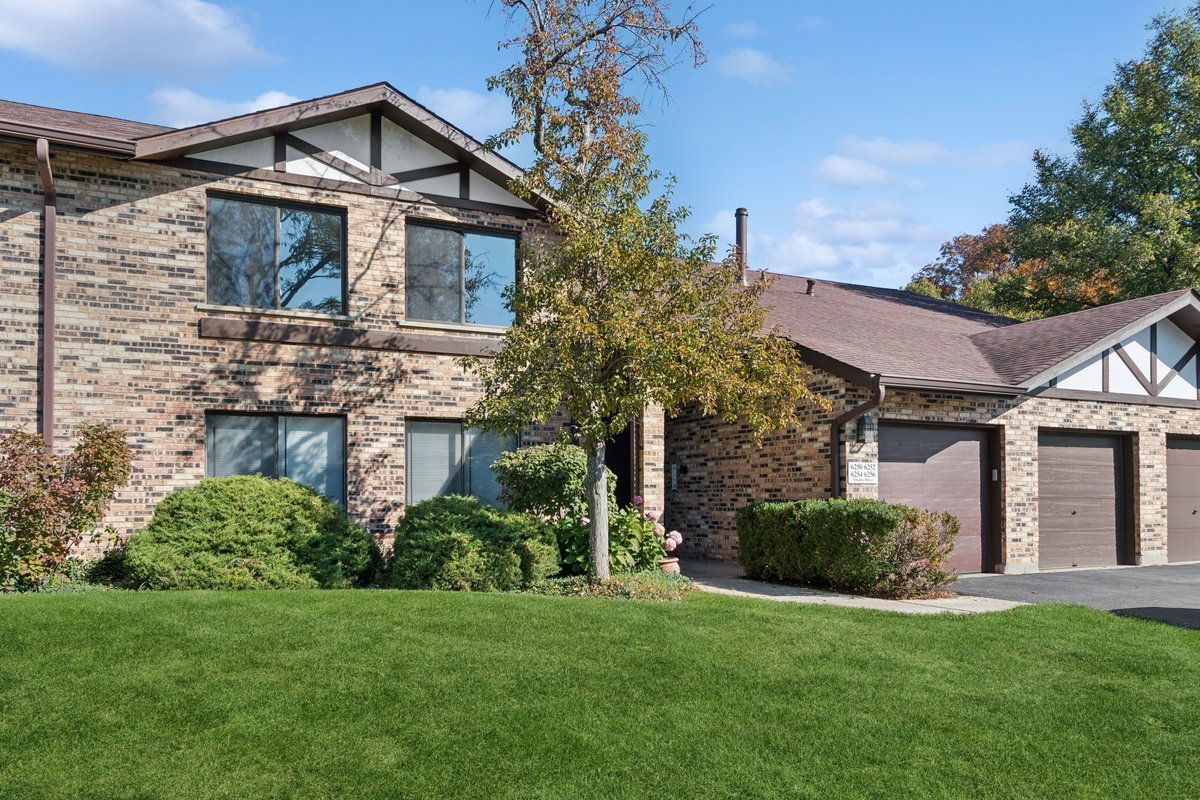 6254 Trinity Drive Unit 2C — photo