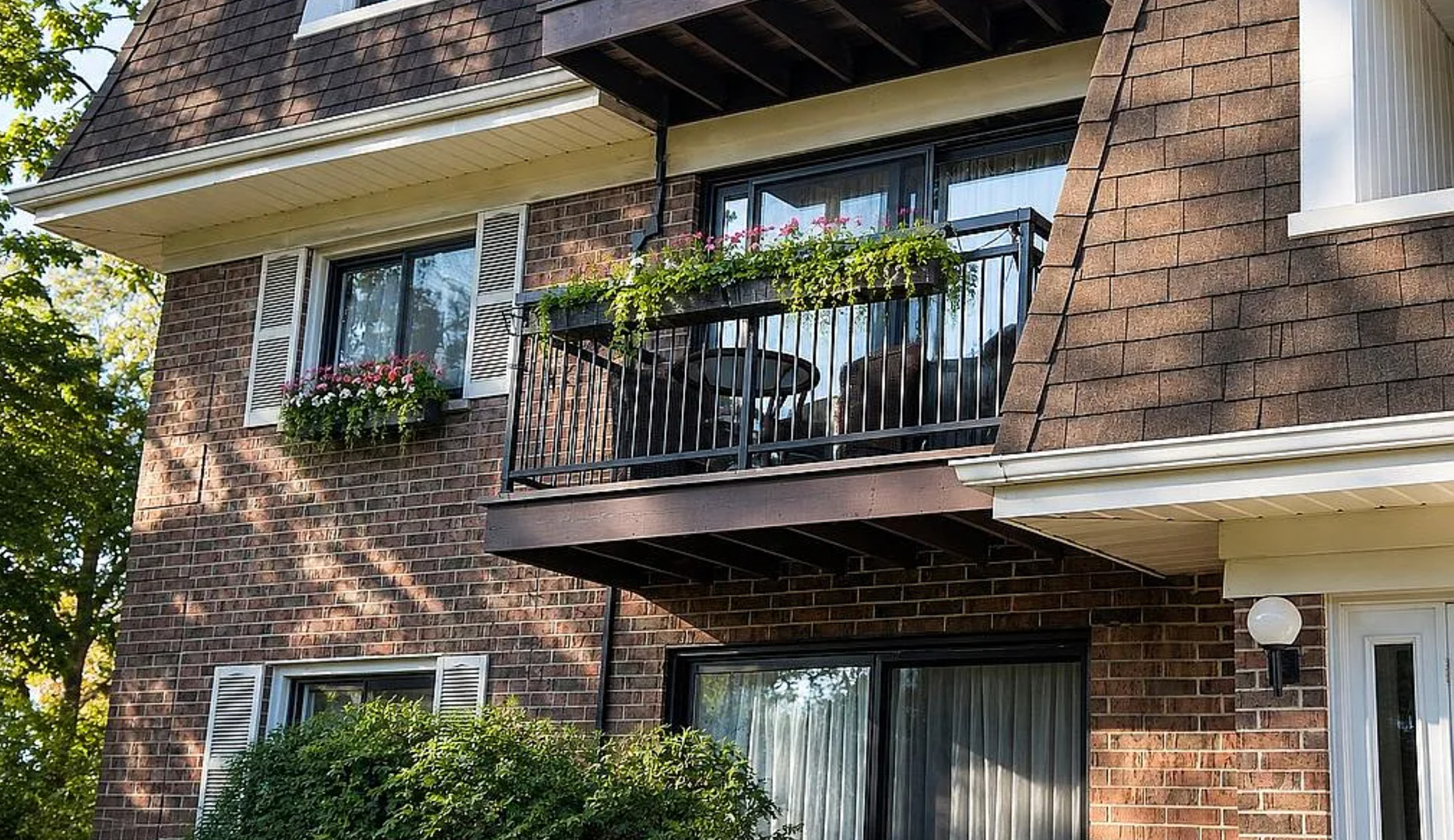 4134 Cove Lane Unit B — photo