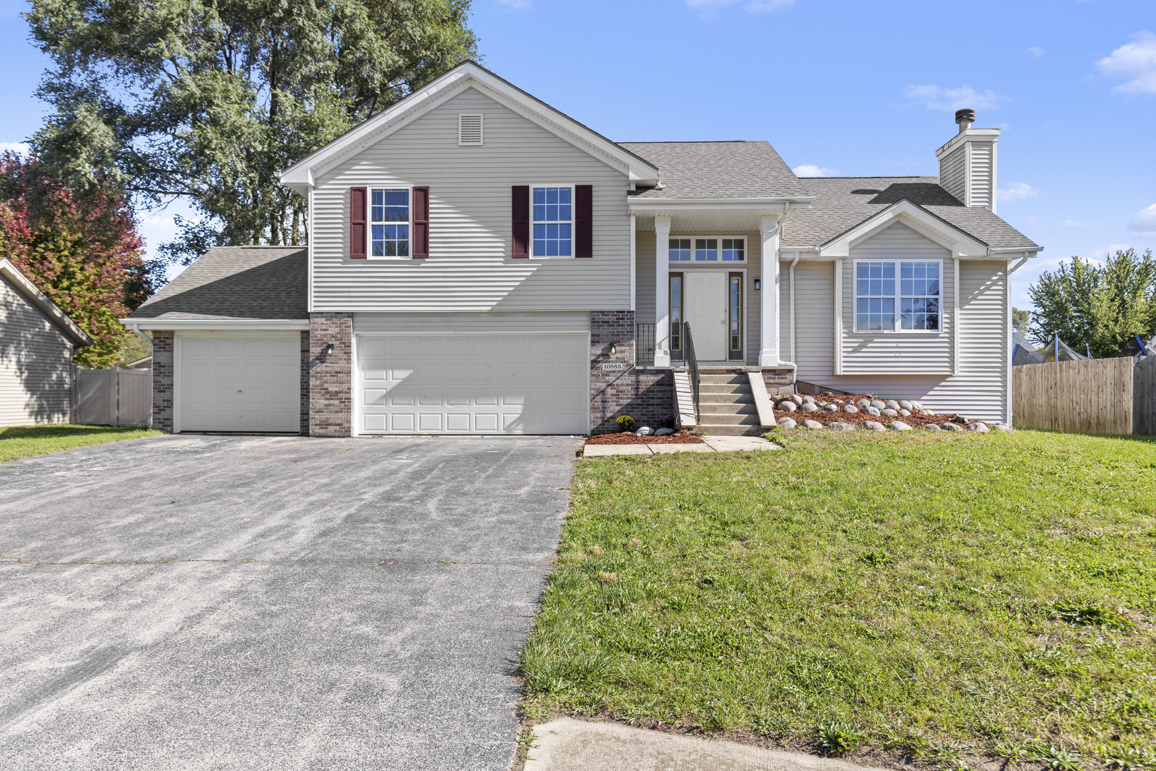 10985 Dixon Pines Circle — photo