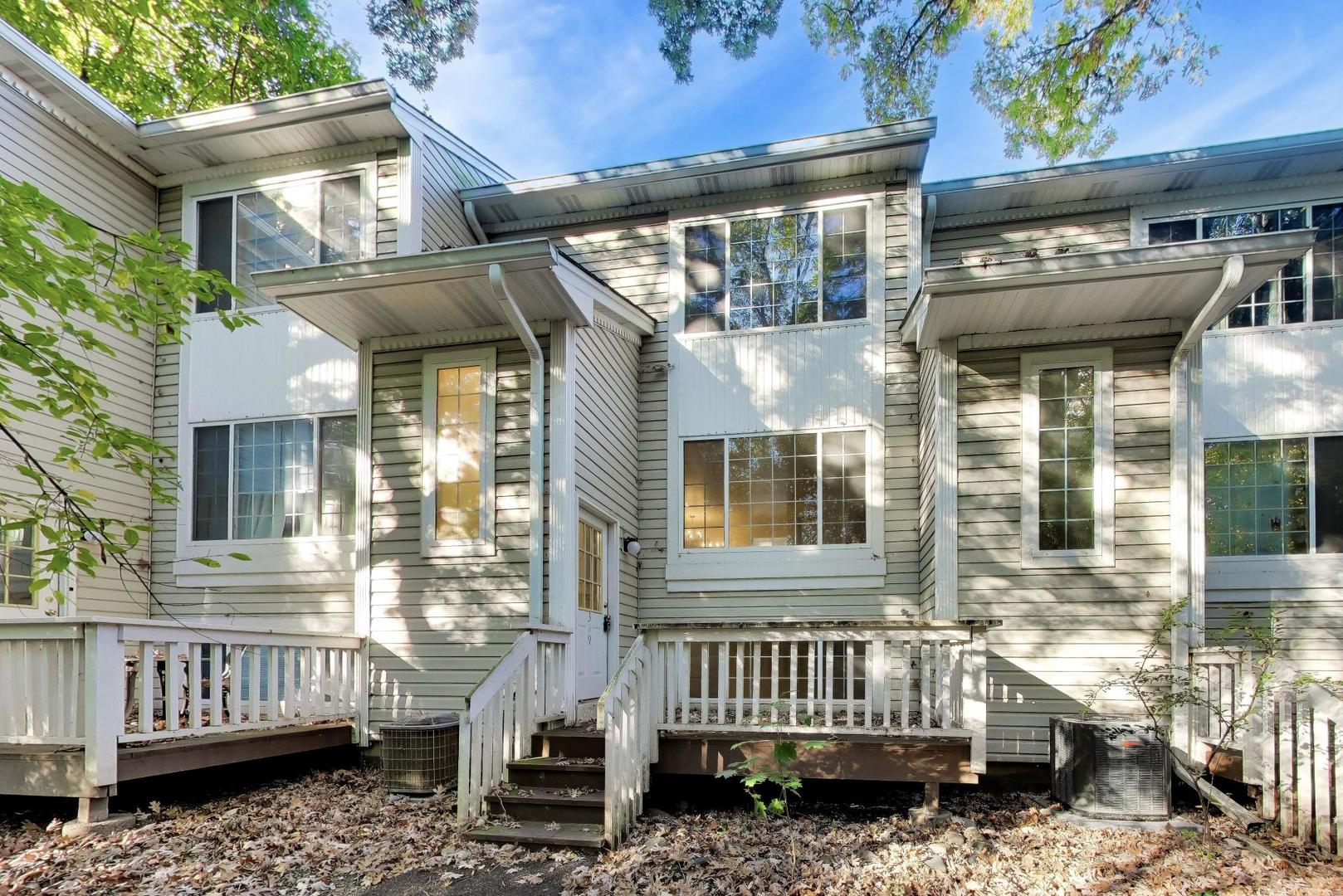 319 W Whispering Oaks Lane — photo