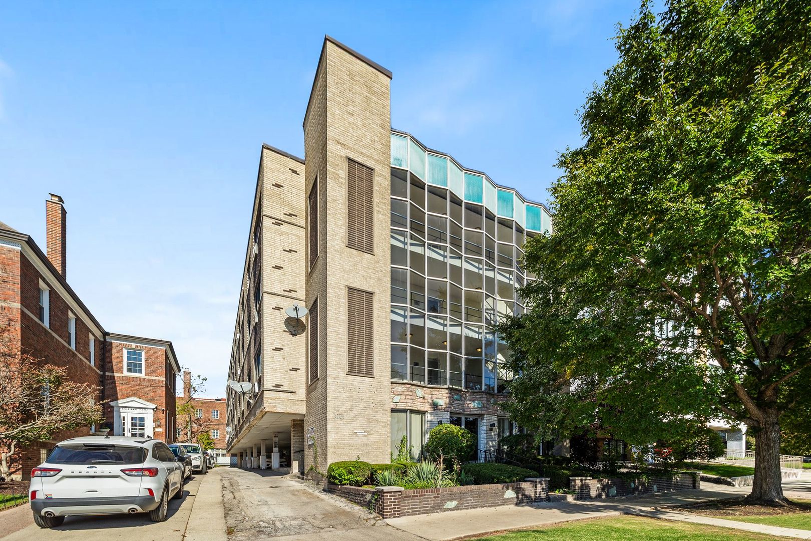938 North Boulevard Unit 204 — photo