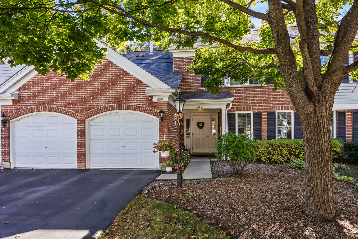 609 Edinburgh Lane Unit B — photo
