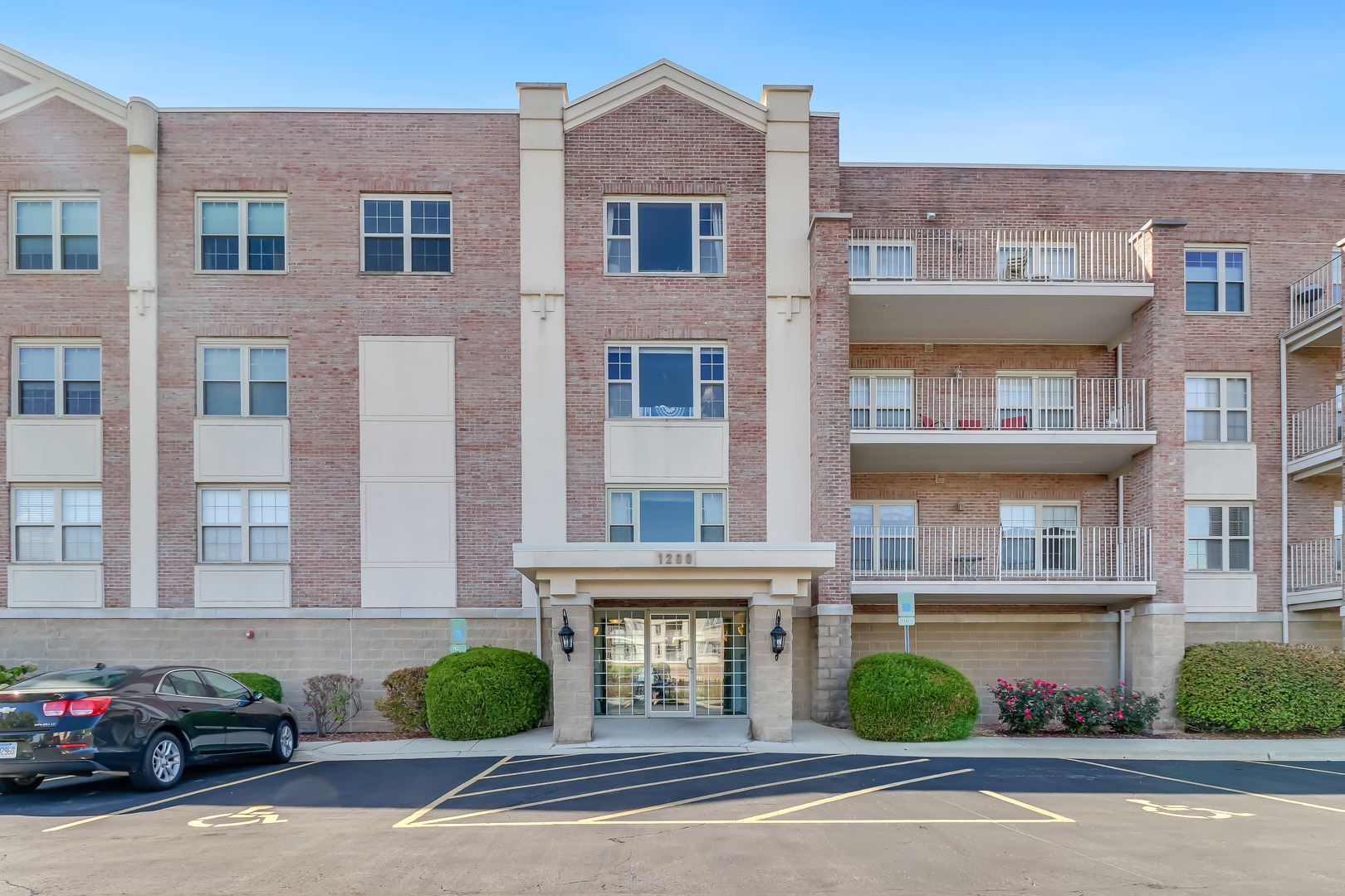 1200 S Prospect Avenue Unit 303 — photo