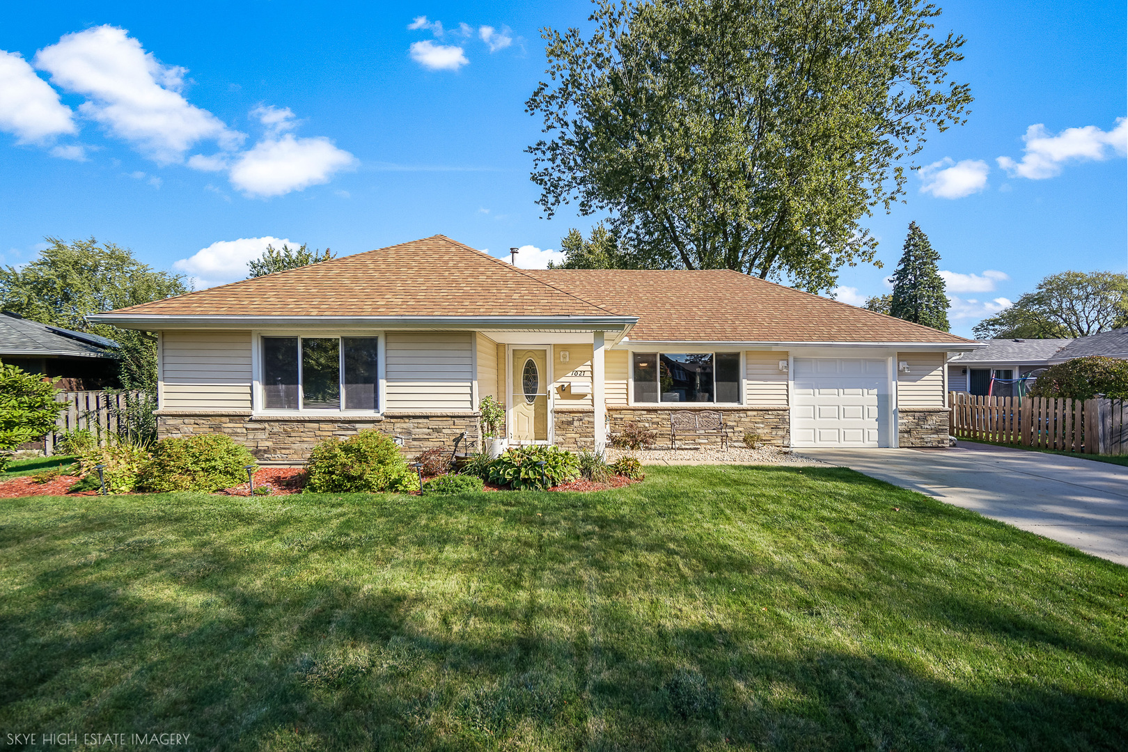 1027 Country Club Lane — photo