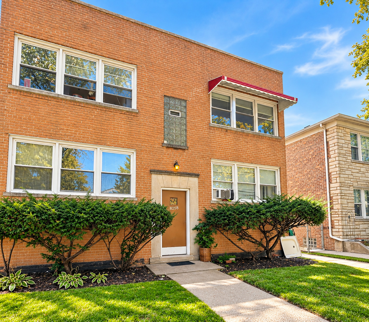 2823 W Balmoral Street Unit 2W — photo