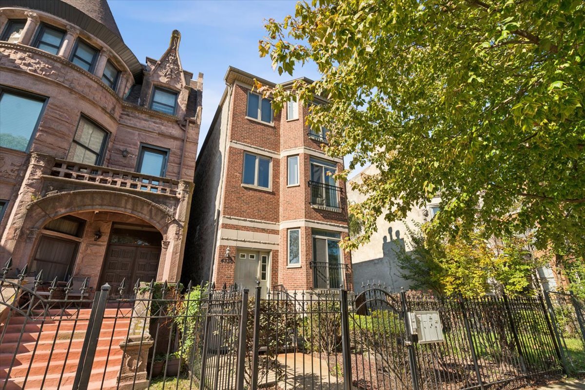 4338 S King Drive Unit 2 — photo