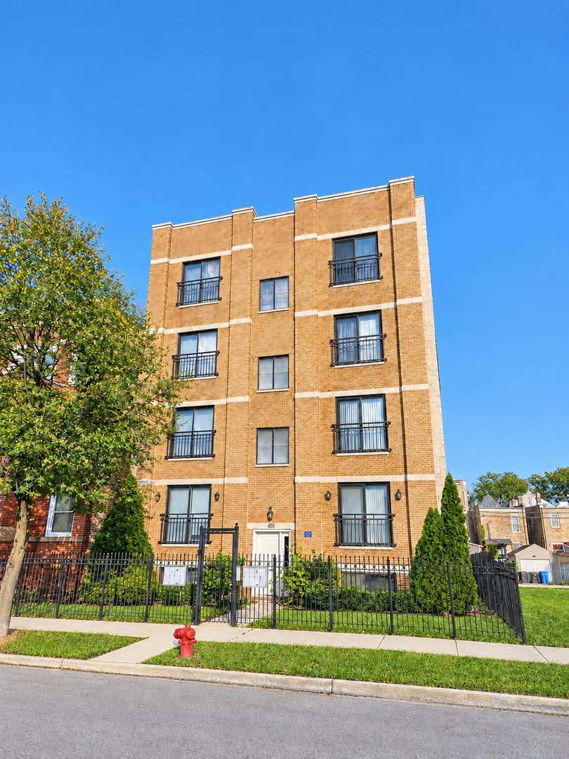 4925 S Forrestville Avenue Unit 2S — photo