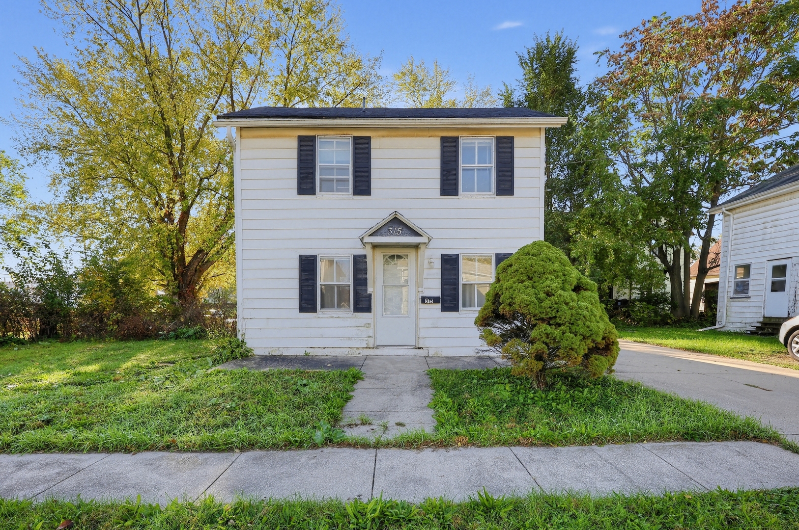 315 W Carpenter Street — photo