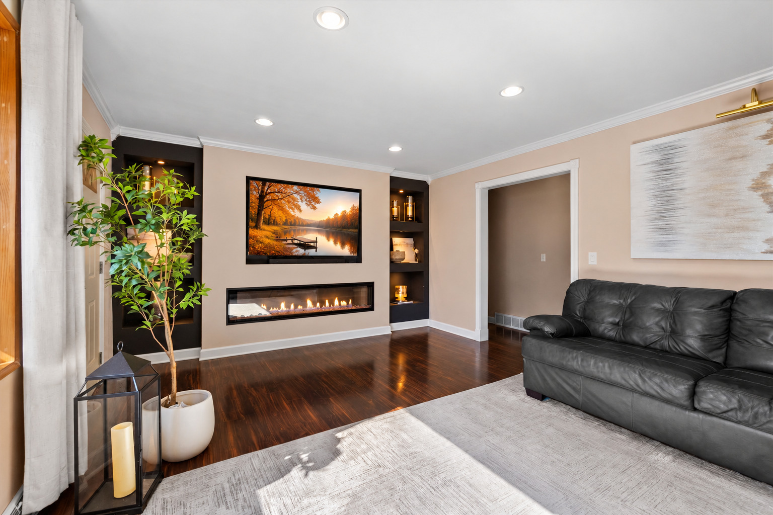 Home in Sugar Grove, IL 60554 — photo 3