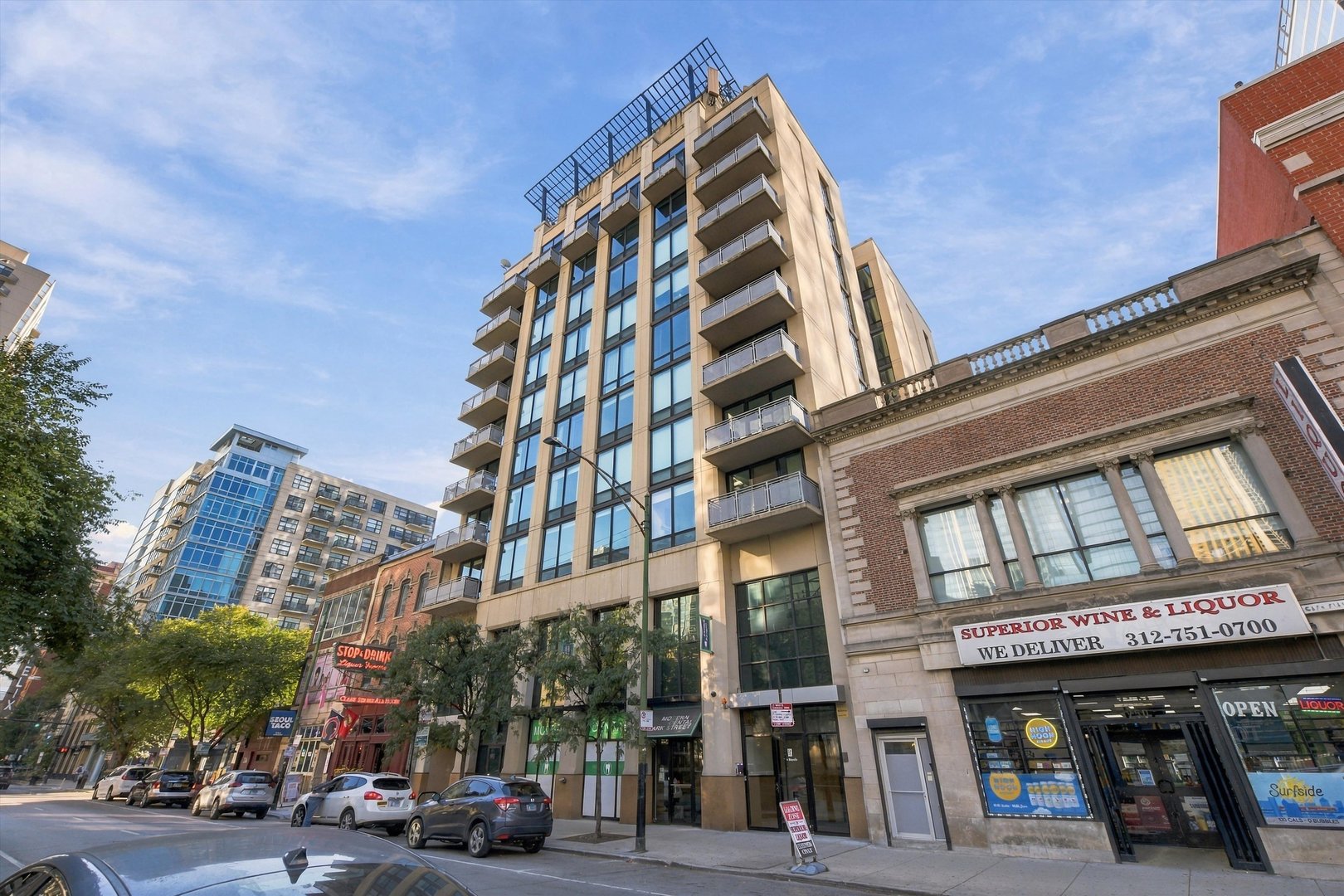 744 N Clark Street Unit 301 — photo