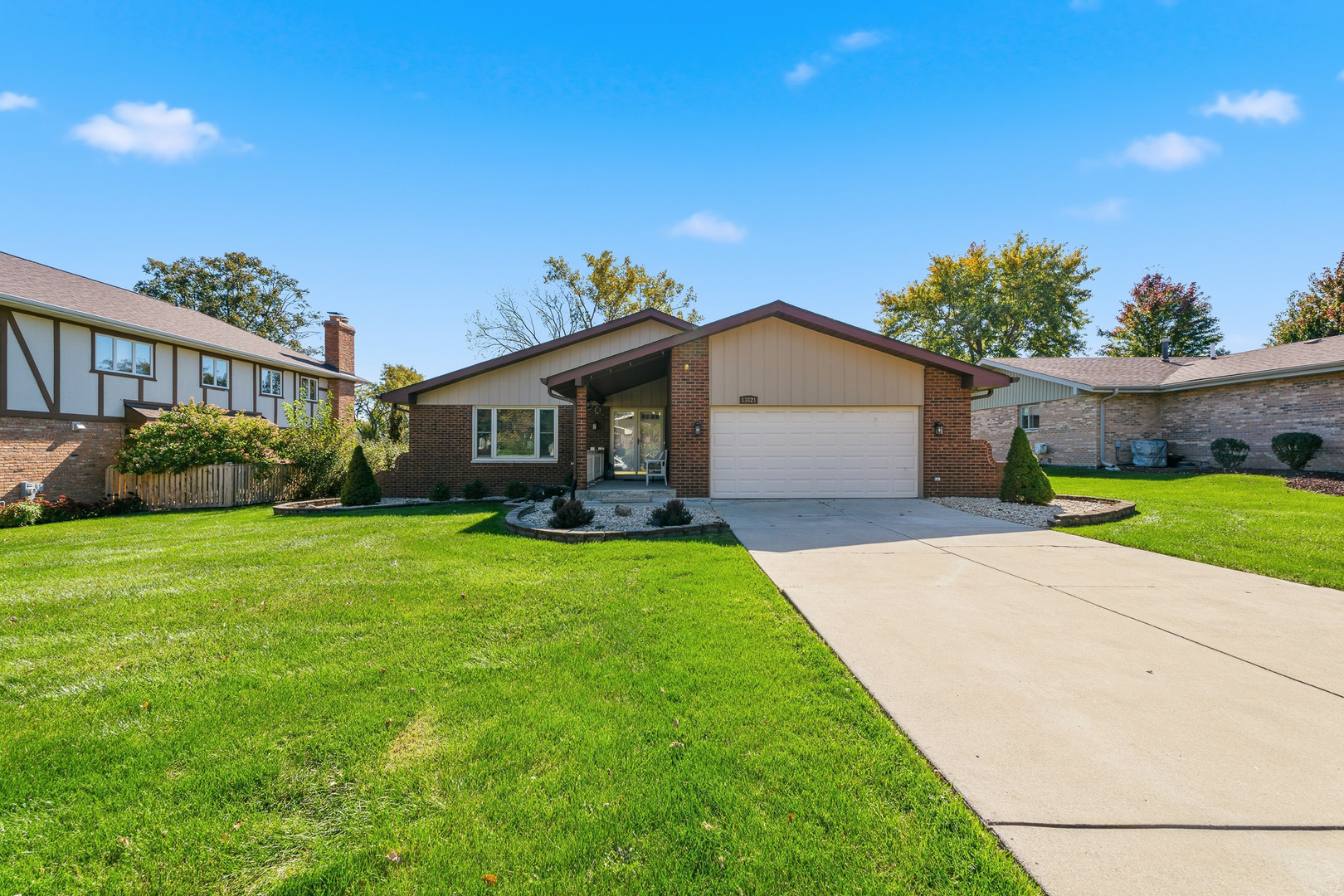 13821 W Dublin Drive — photo