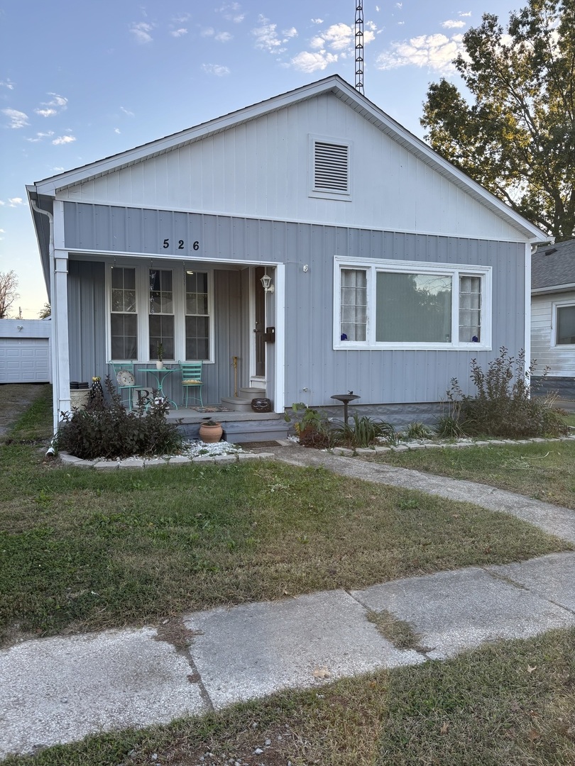 526 E Smith Street — photo