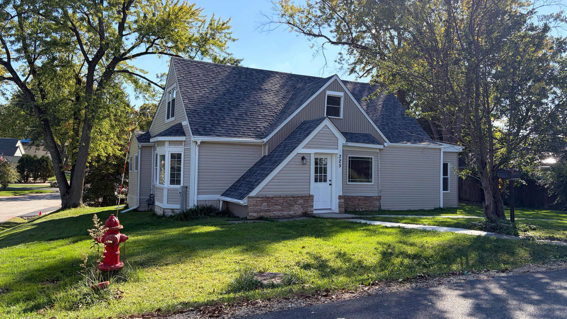 325 E E Lake Shore Drive — photo