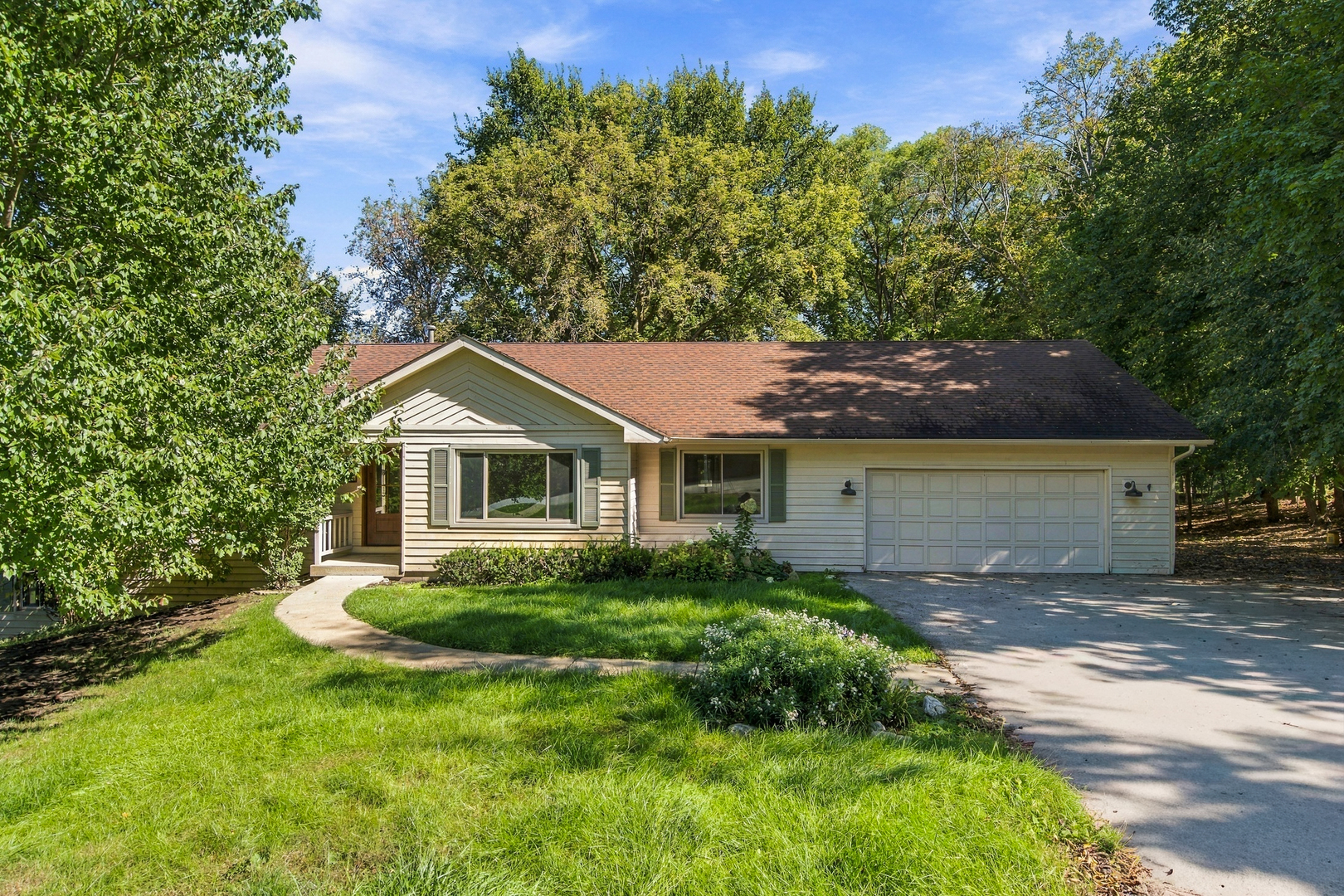 4516 Hillside Court — photo
