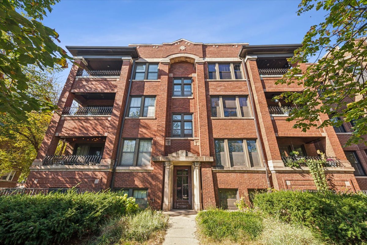 4202 N Wolcott Avenue Unit 3 — photo