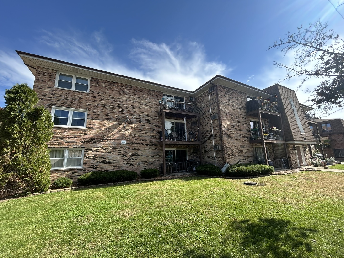 9817 Nottingham Avenue Unit 303 — photo