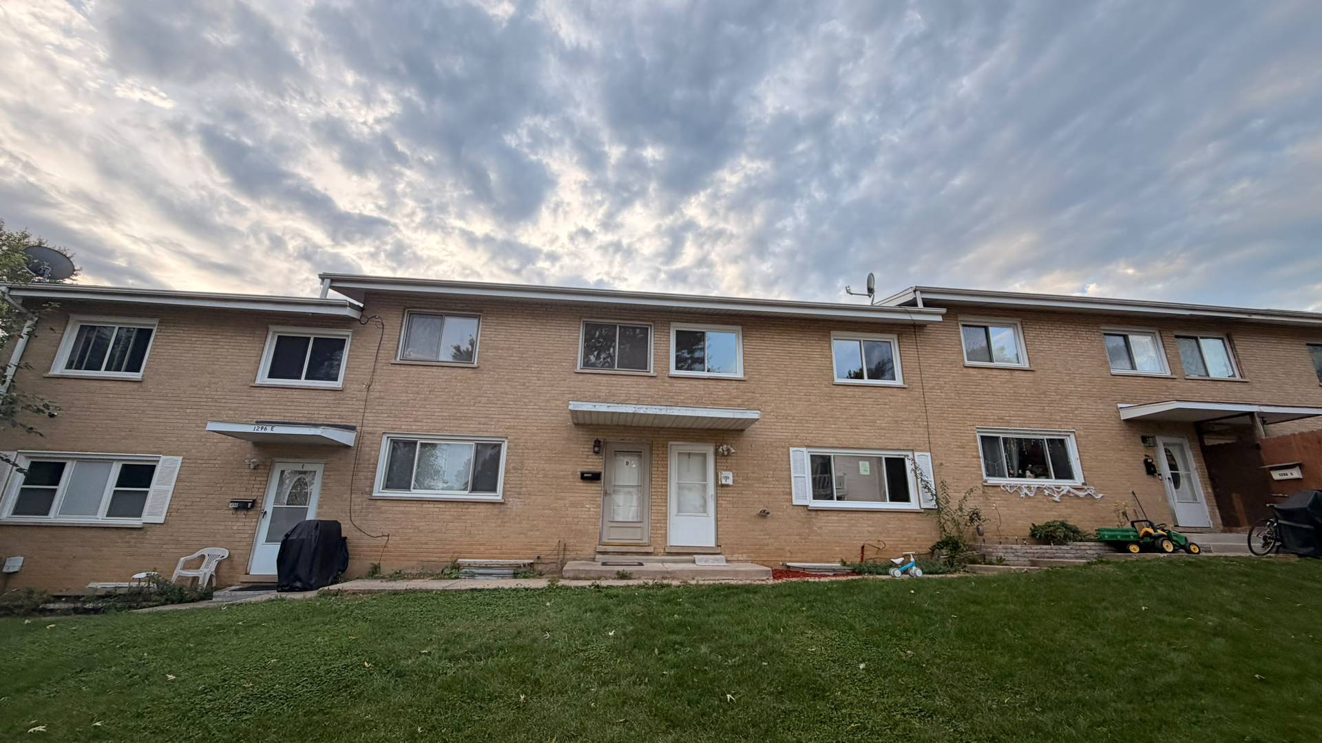1296 Prairie Avenue Unit D — photo