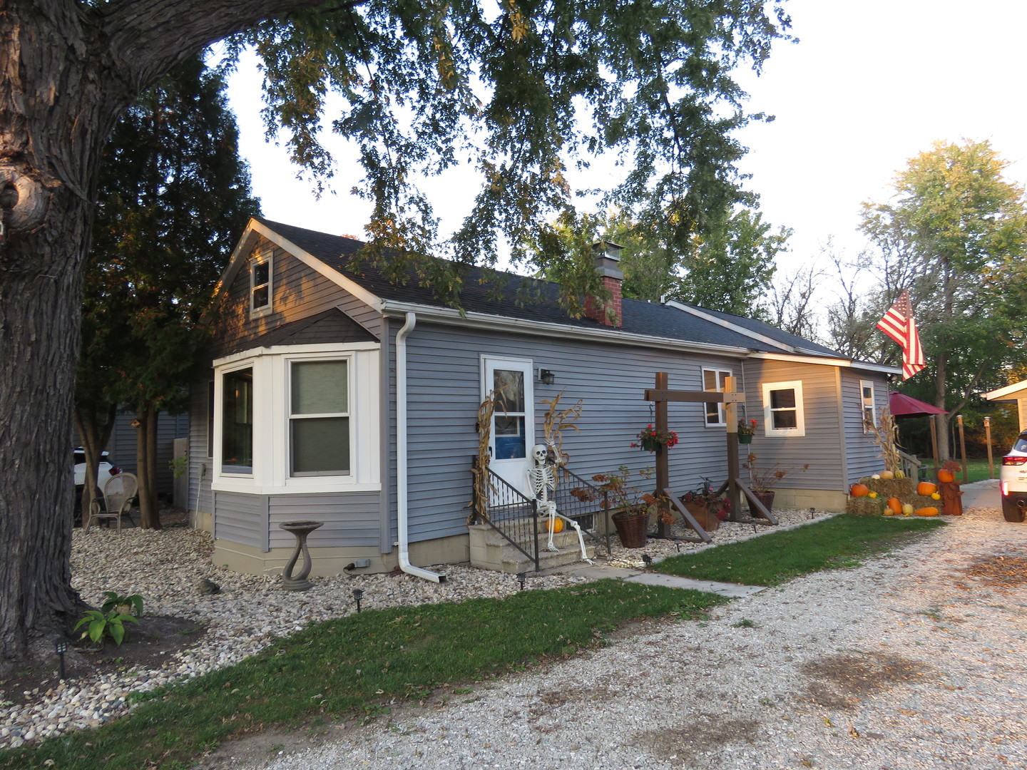8043 Wind Lake Road E — photo