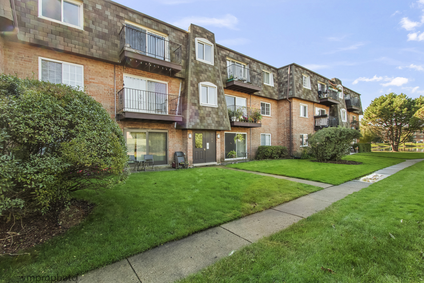 9389 Bay Colony Drive Unit 3E — photo