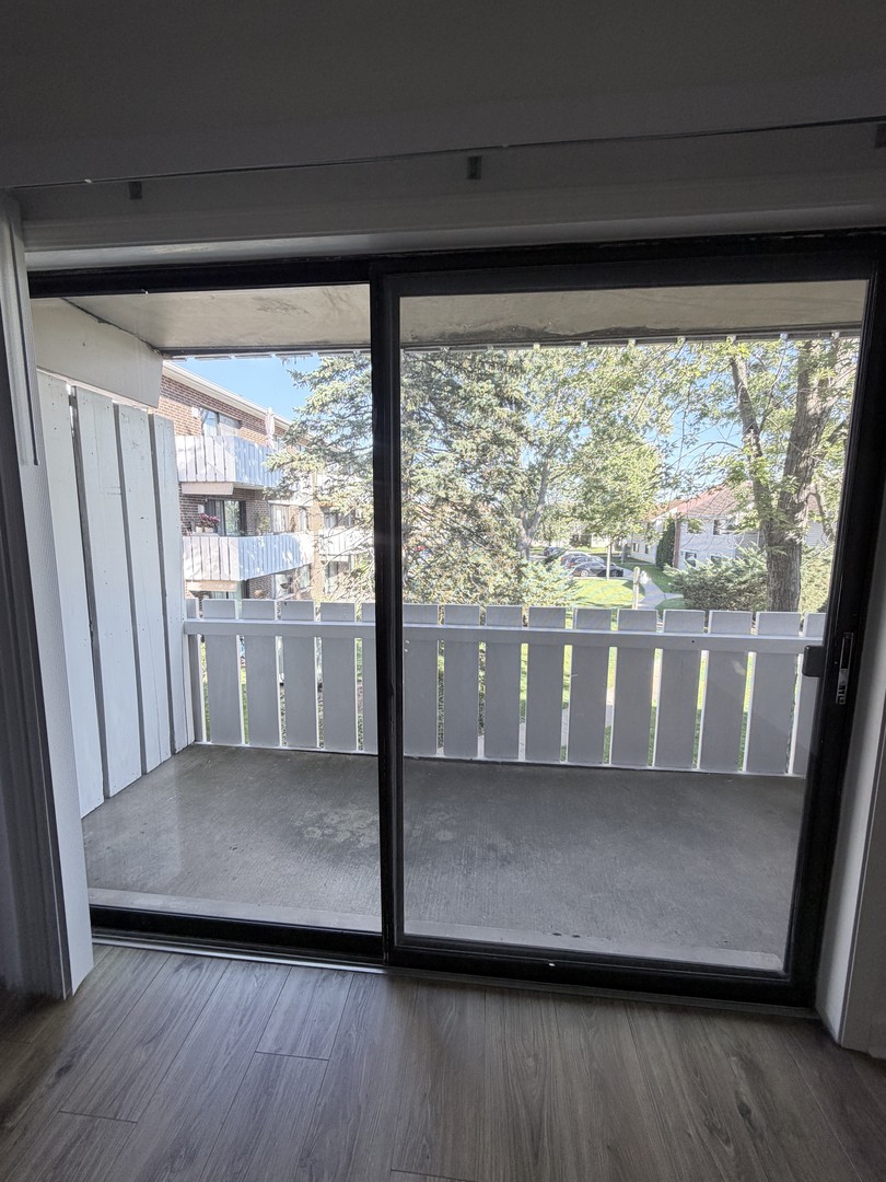 Home in Palatine, IL 60074 — photo 3
