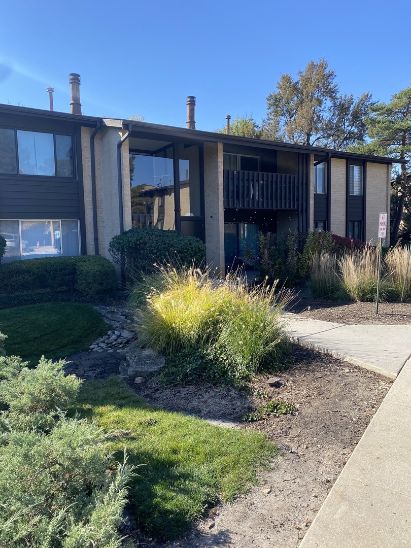 6169 Knoll Wood Road Unit 203 — photo