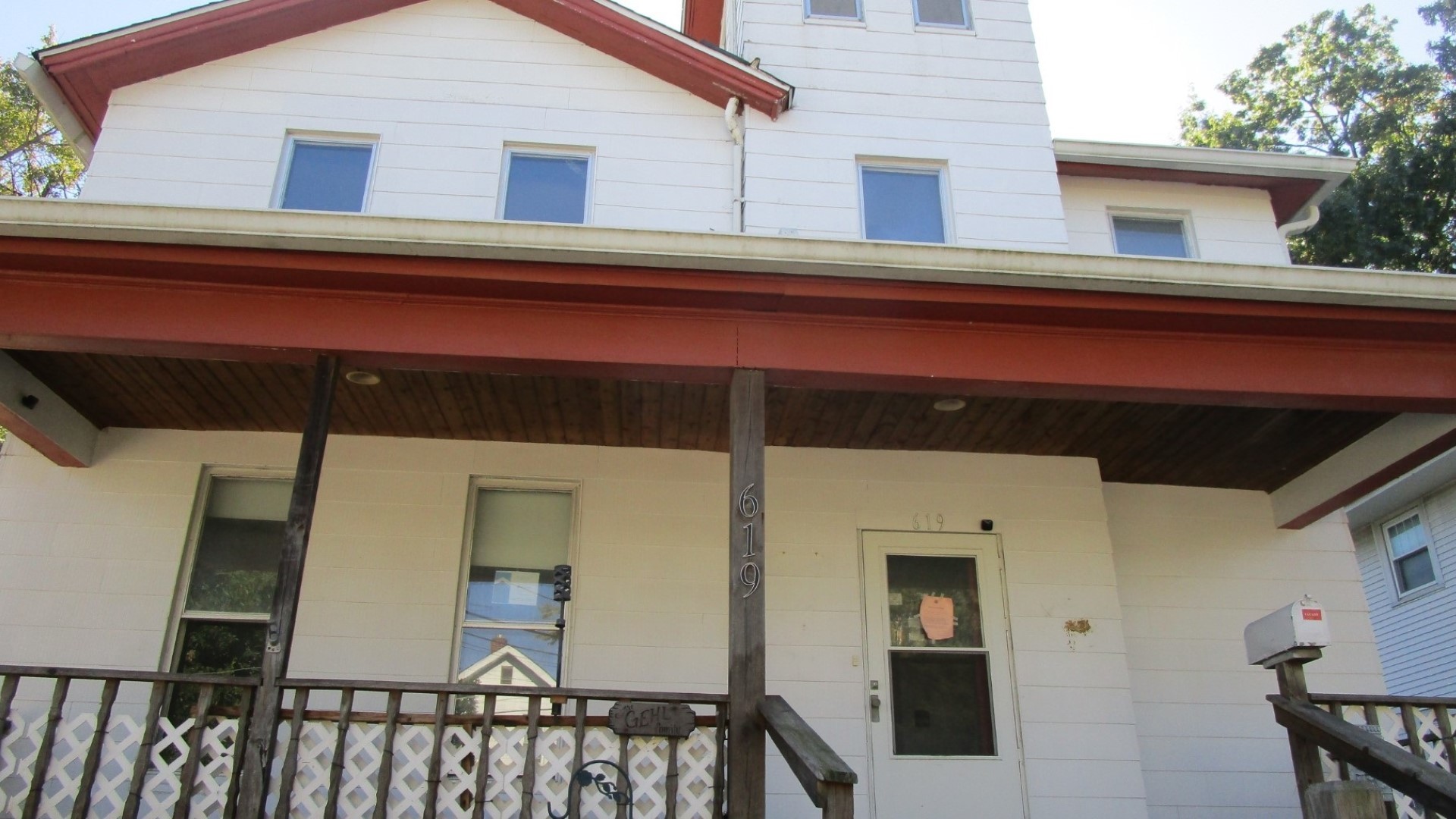 619 E Laurel Street — photo