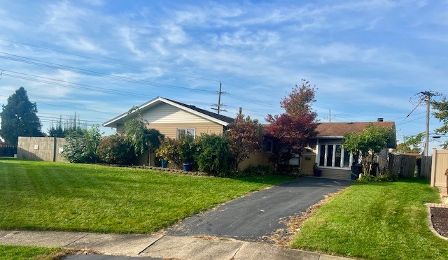 15042 Sunset Avenue — photo