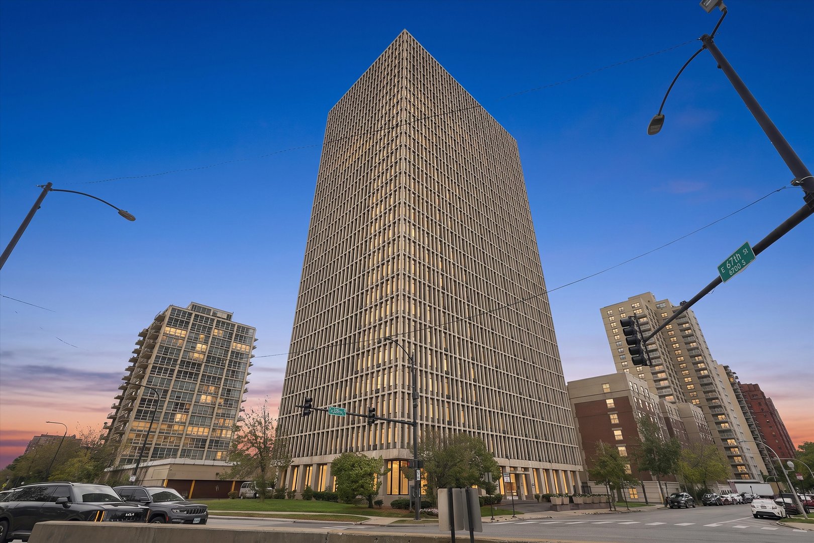 6700 S South Shore Drive Unit 4K — photo