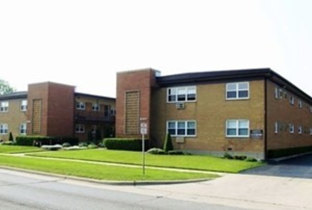 8401 W Dempster Street Unit 2F — photo