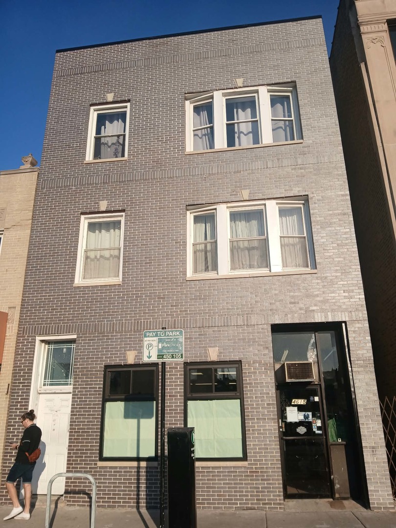 4615 N Clark Street Unit 2 — photo
