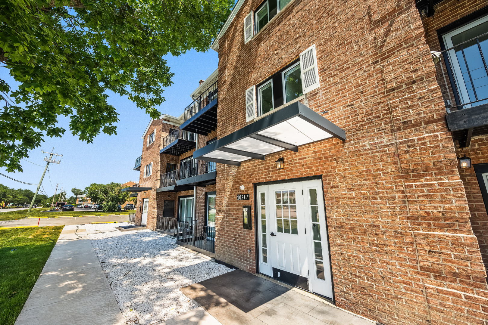 10217 Dearlove Road Unit 202 — photo