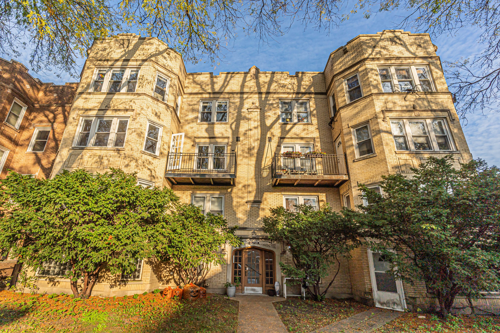 6327 N Rockwell Avenue Unit 2N — photo