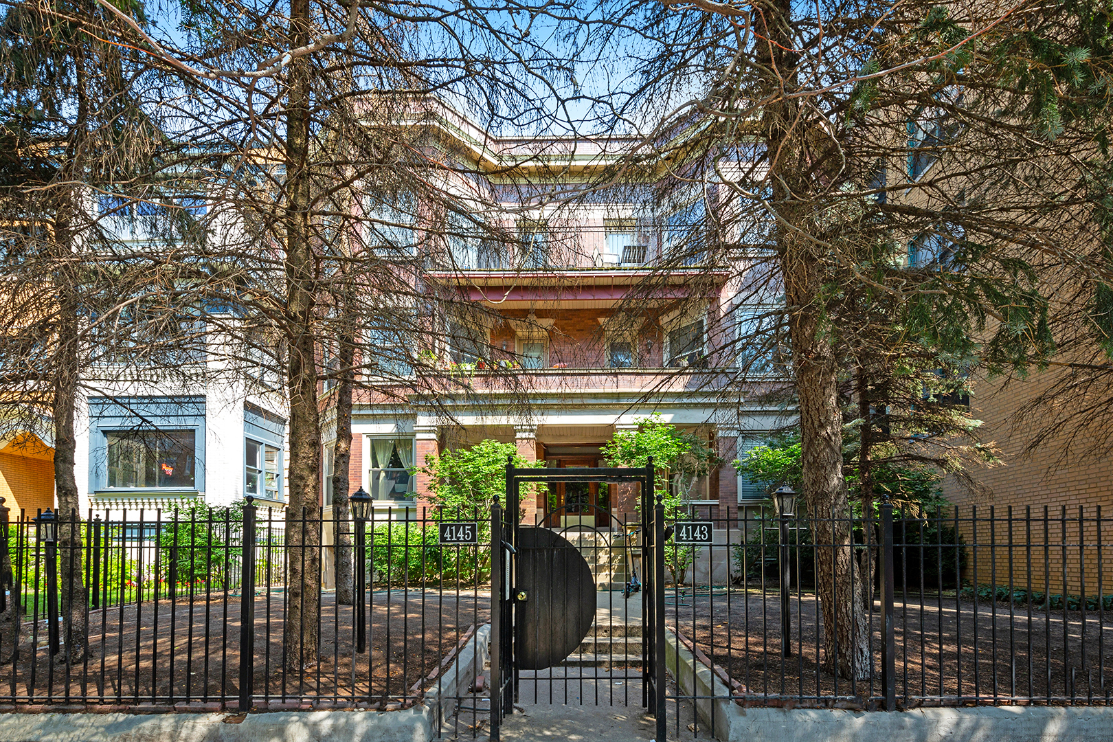 4143 N Sheridan Road Unit 2E — photo