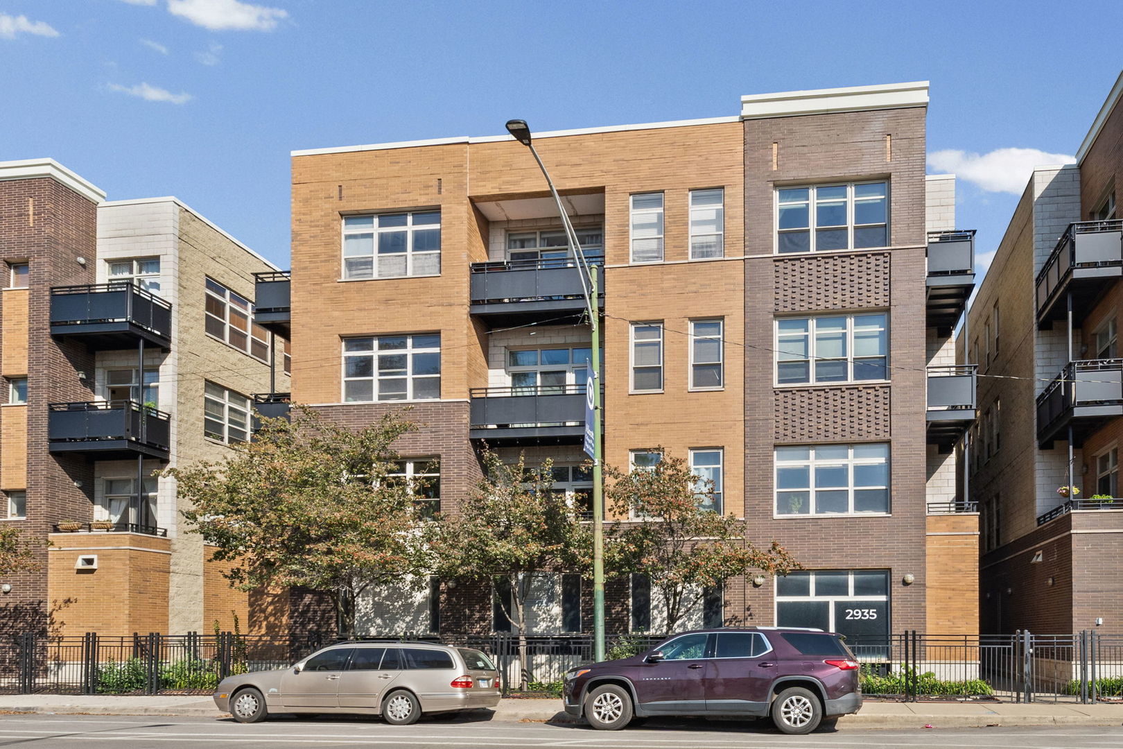2935 N Clybourn Avenue Unit 405 — photo