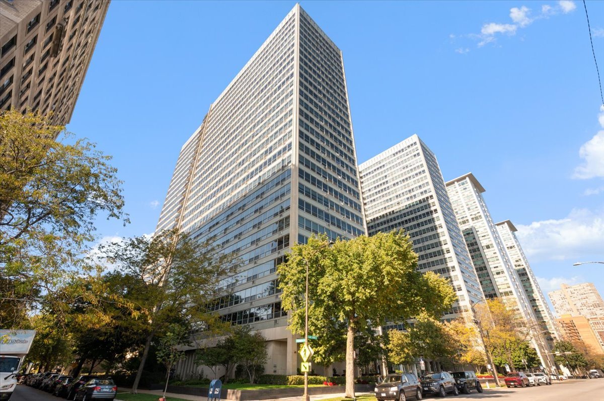 3550 N Lake Shore Drive Unit 1016 — photo