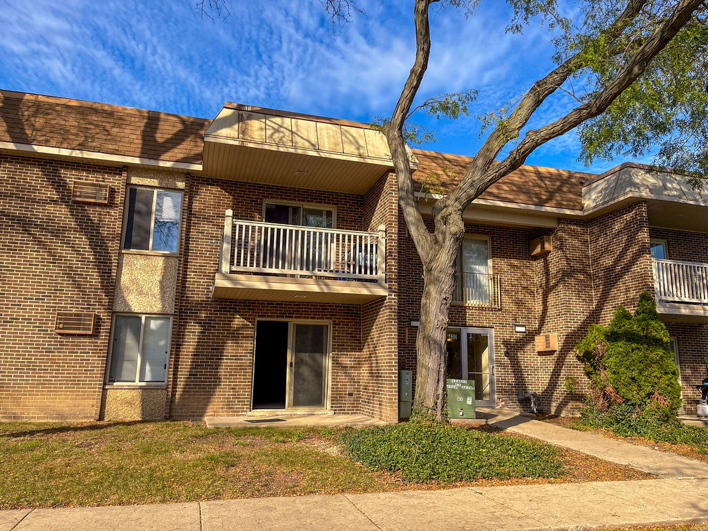 432 N Wilke Road Unit 106 — photo