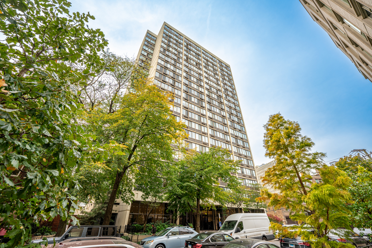 2754 N Hampden Court Unit 1207 — photo