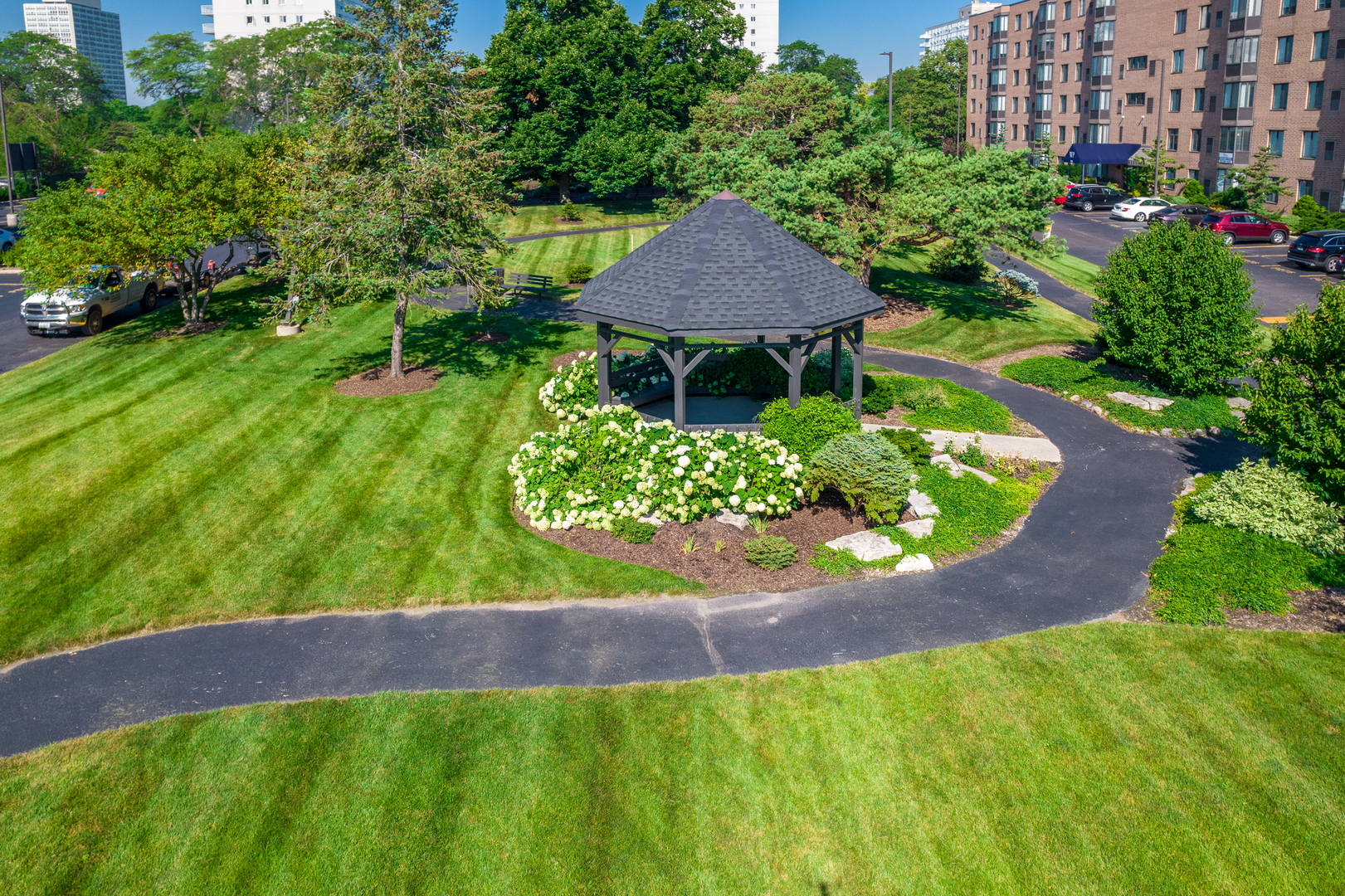 626 E Woodland Park Avenue Unit 302 — photo