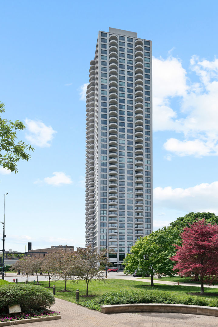 2020 N Lincoln Park West Unit 4K — photo