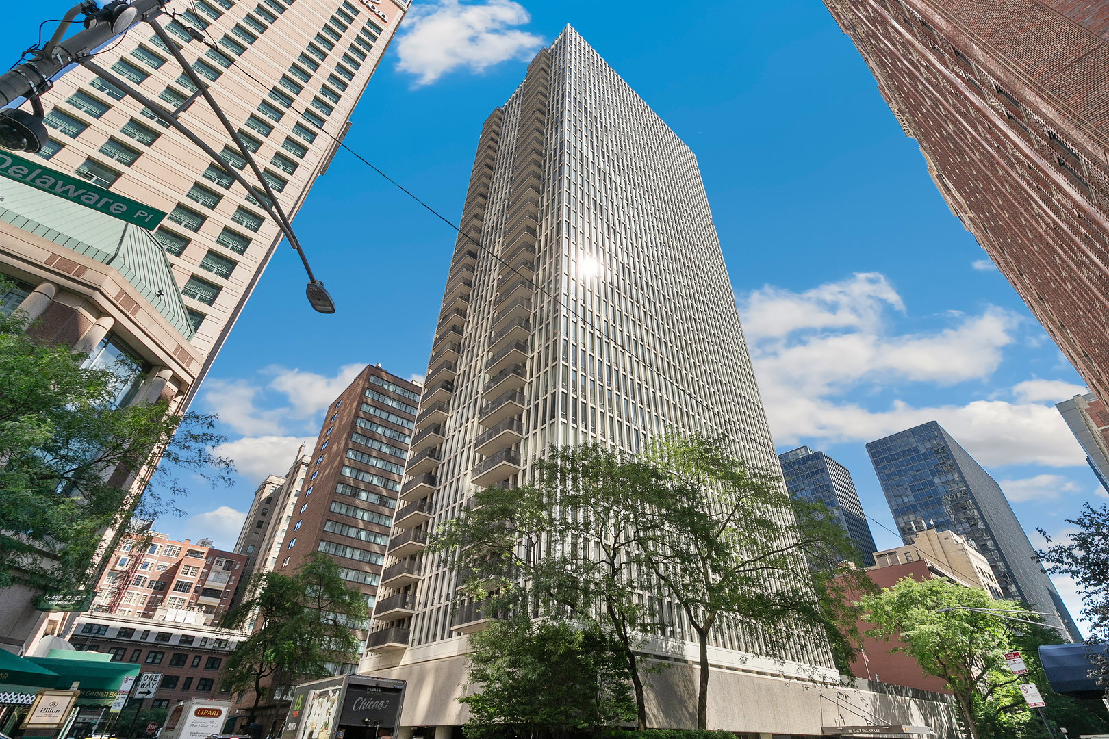 200 E Delaware Place Unit 19a — photo