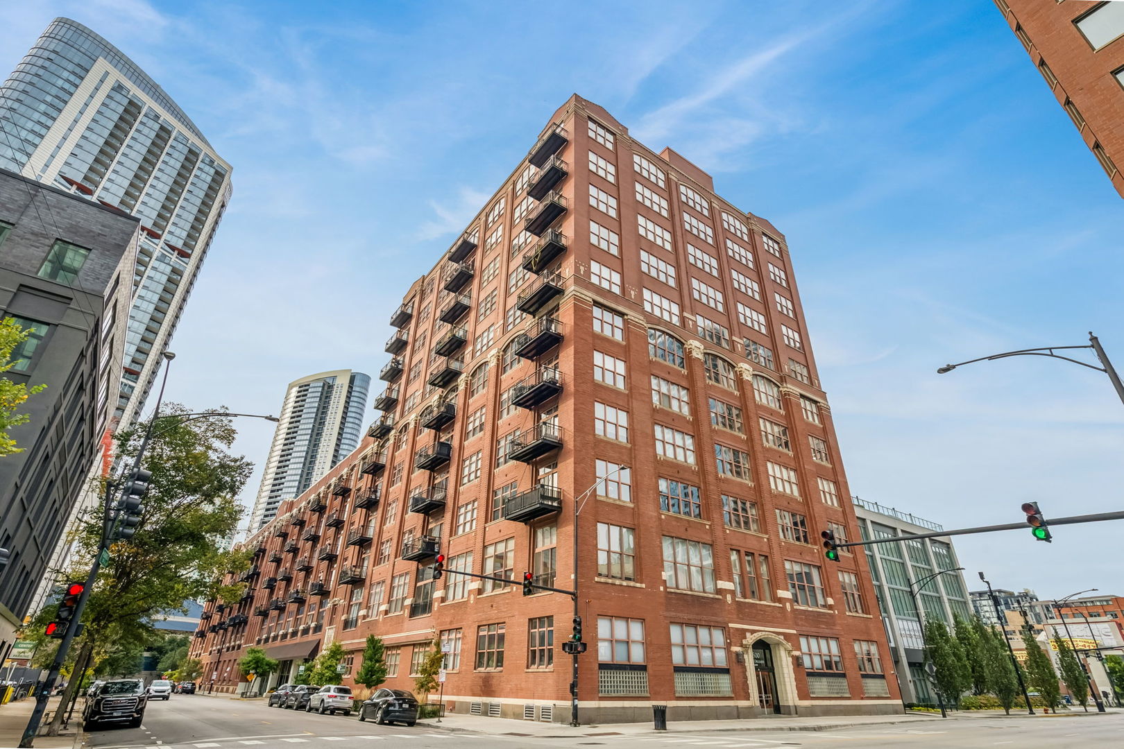 360 W Illinois Street Unit 613 — photo