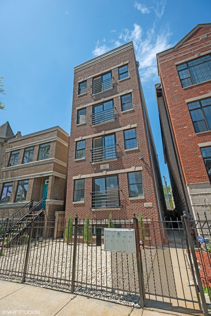 4824 S Champlain Avenue Unit 4 — photo