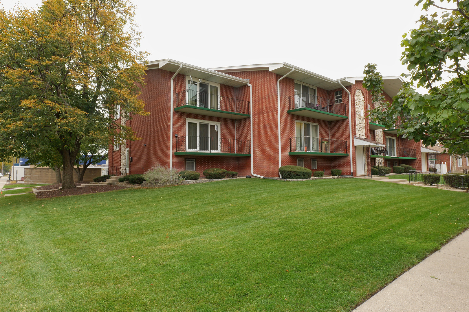9605 S Komensky Avenue Unit 101 — photo