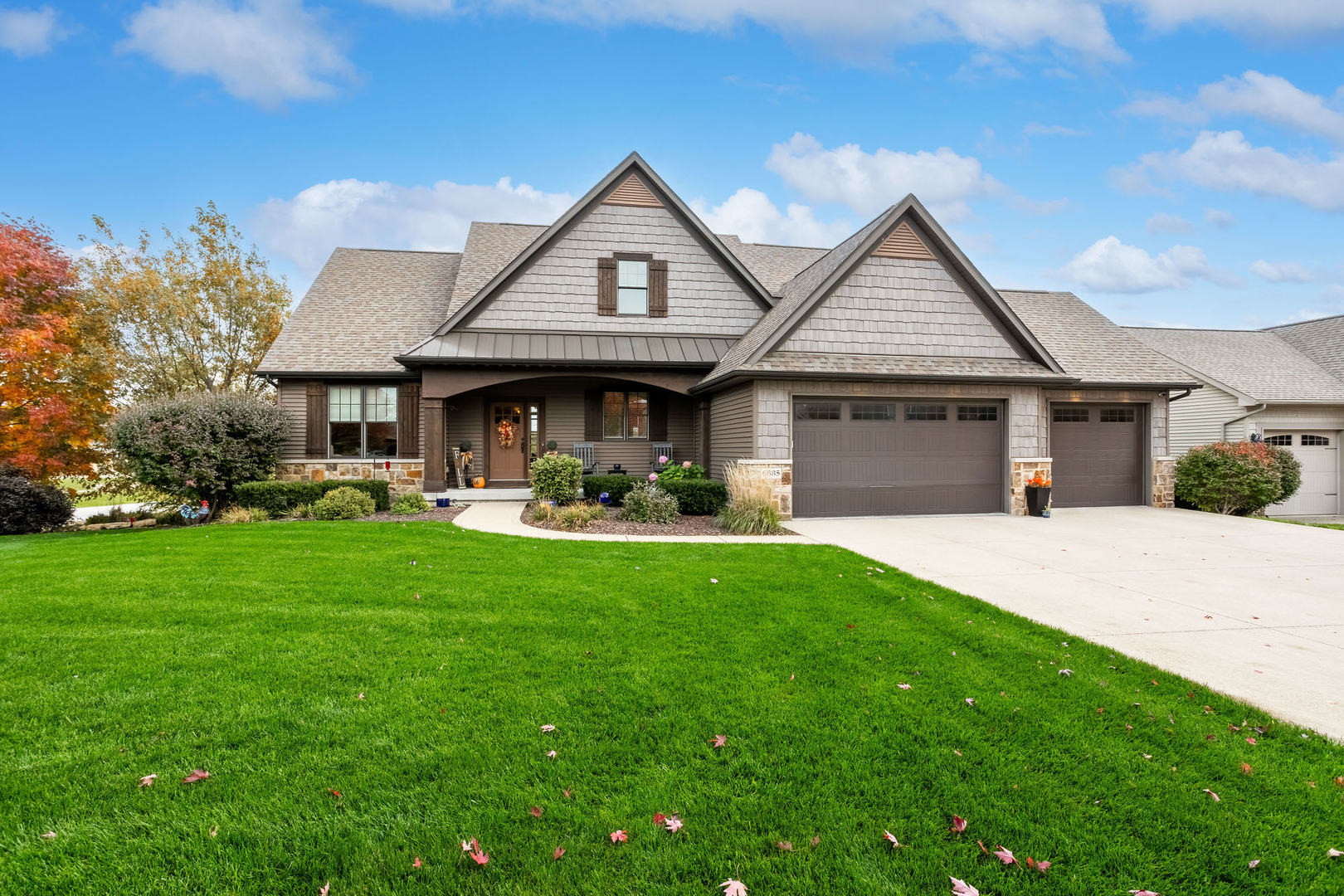 6885 Summerfield Drive — photo