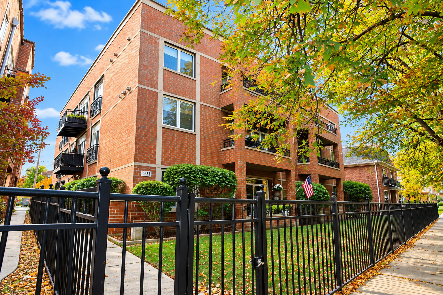 5533 W Higgins Avenue Unit 304 — photo